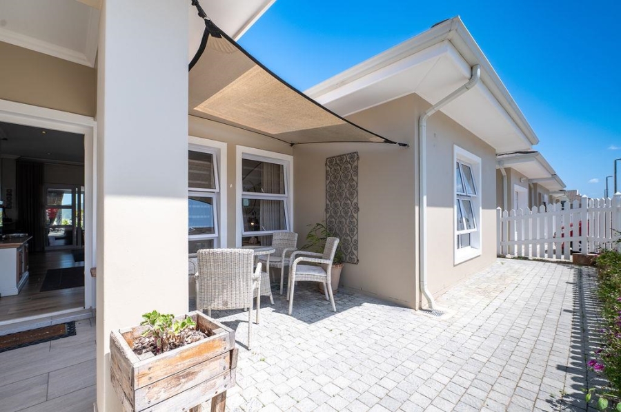 2 Bedroom Property for Sale in Hunters Estate Western Cape